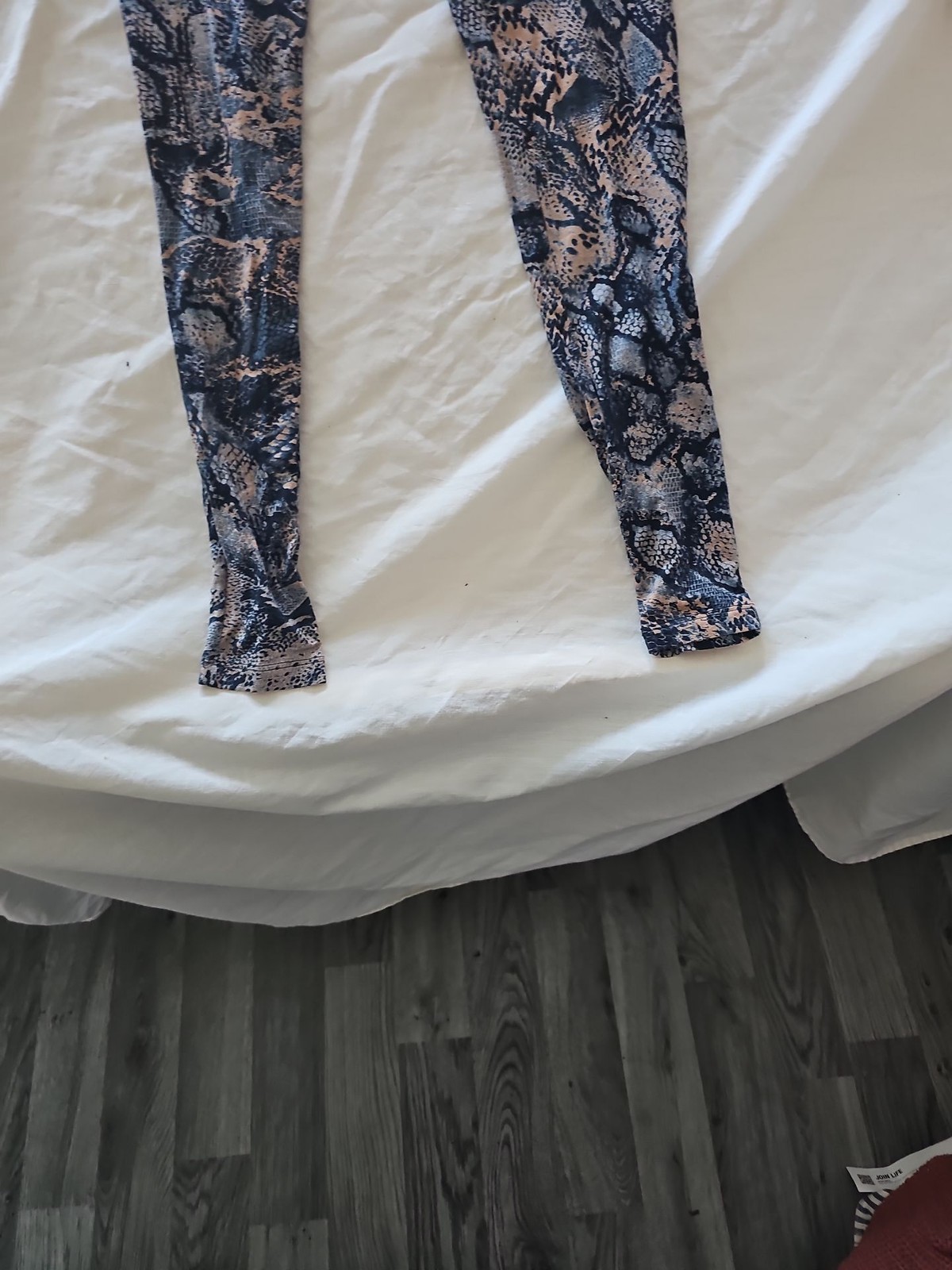 Papaya Matalan Snakeskin Print Leggings Size 10 NWT image 3