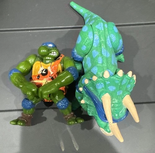 Vintage 1993 TMNT  Dingy Dino Dinosaur Teenage Mutant Ninja Turtles with Leo