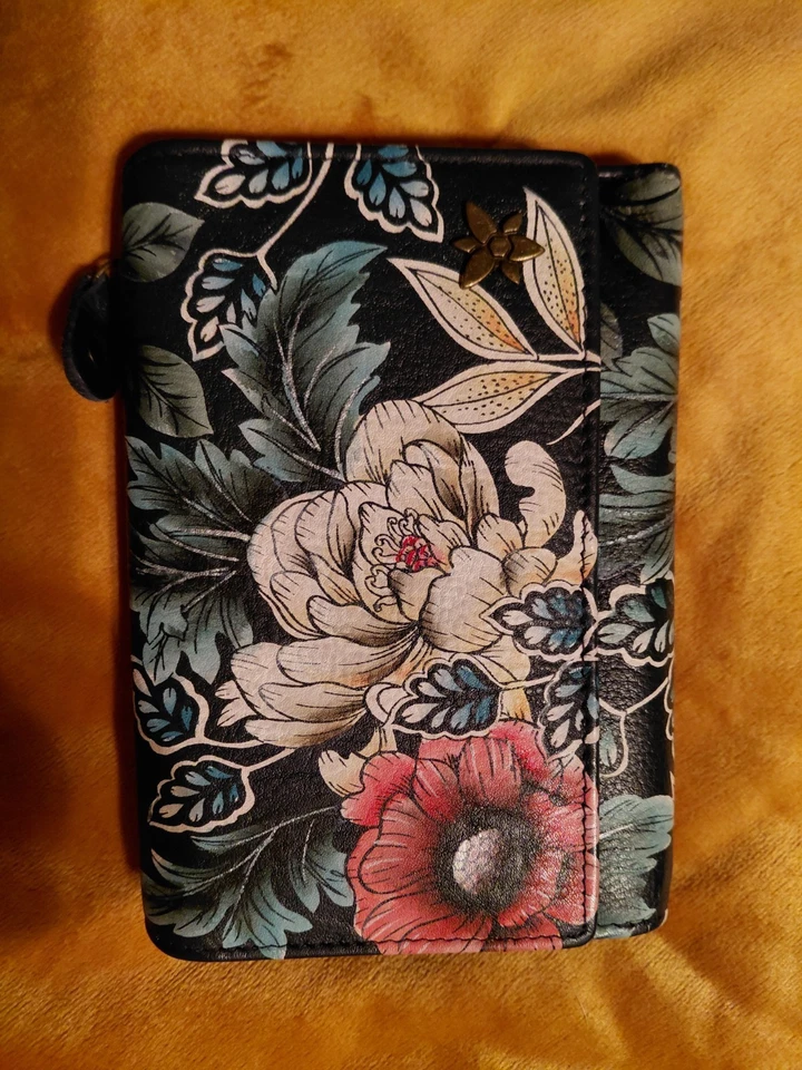 Anuschka tri fold wallet with floral print - Image 2 of 3