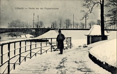 Postcard Hanseatic city of Lübeck, near the doll bridge, winter view - 10597044