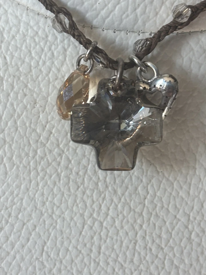 Collar Brighton Karma Cruz Cristal Dije Cordón Marrón Retirado BB Foto 4 de 4