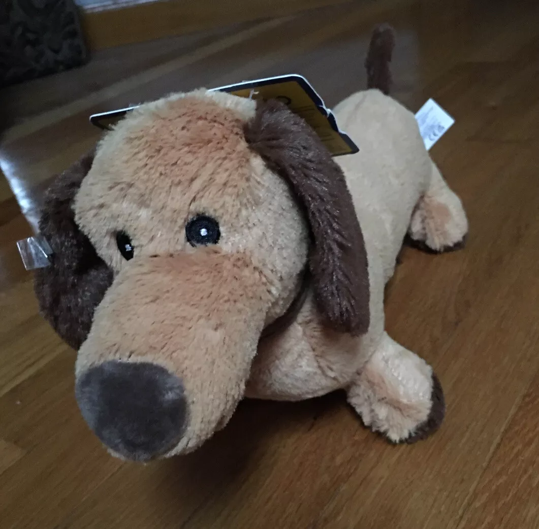 Kellytoy wags top and purrs