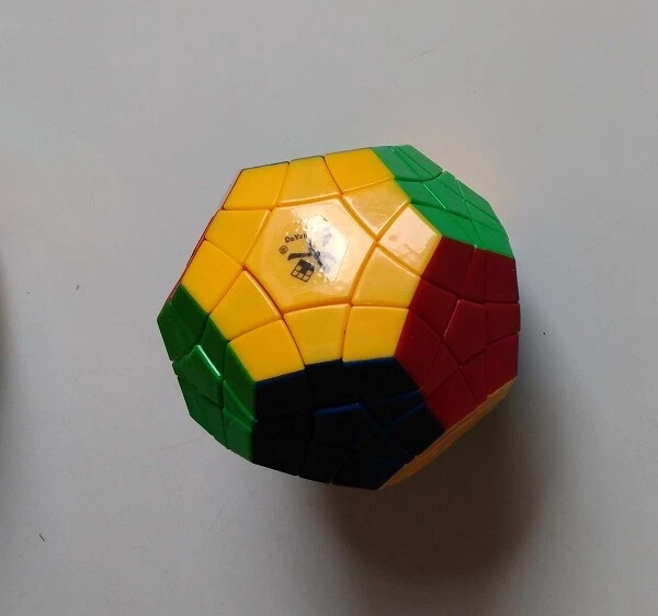 JUGUETE ROMPECABEZAS CUBO TWISTY DAYAN COLORIDO SIN PEGATINAS 16 EJES 12 ESFERA FACIAL Foto 2 de 2