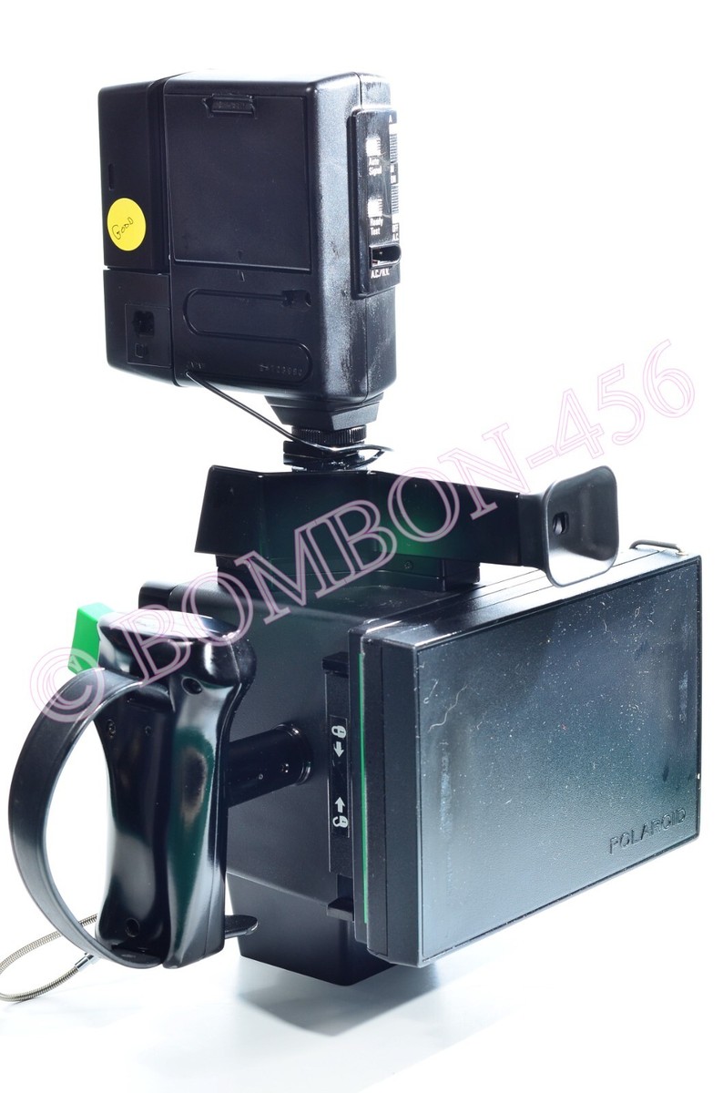 POLAROID MINIPORTRAIT CAMERA M-202. TESTED- GUARANTEED. WITH BACK