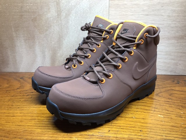 nike manoa hiking boots
