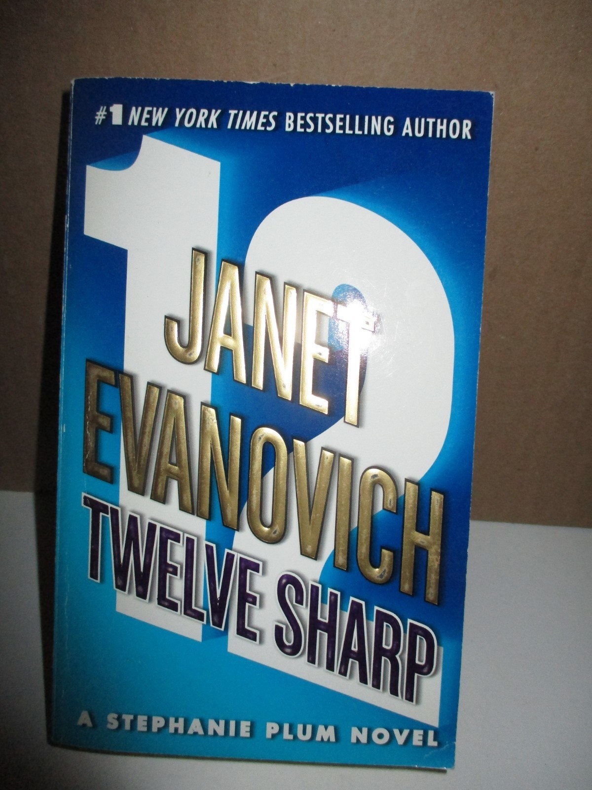 Stephanie Plum Novels: Twelve Sharp   by Janet Evanovich (2007, Paperback)