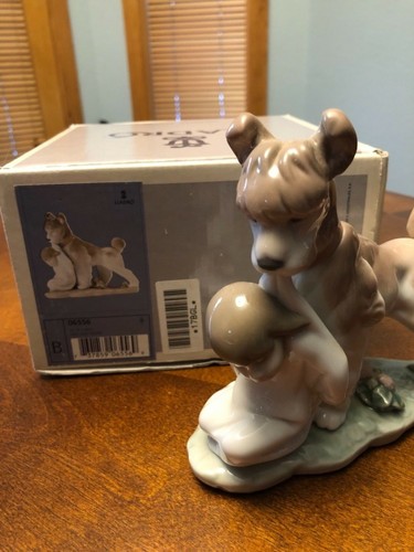 Lladro Dog Figure # 6556 Safe and Sound Dog & Child Nov 1998 Spain, Mint LNIB - Picture 4 of 12