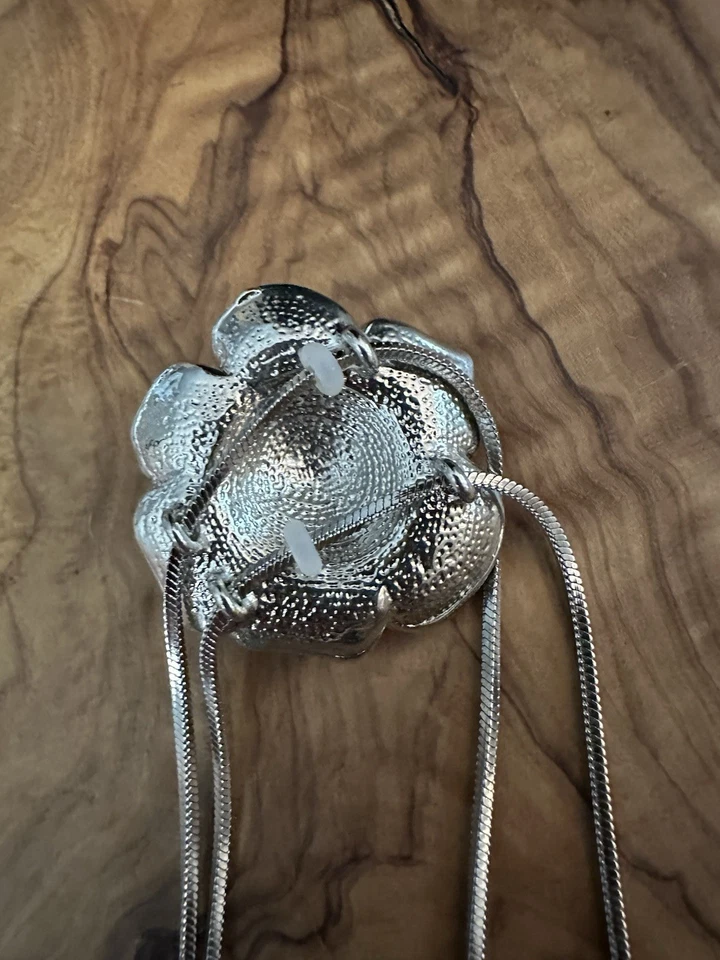 Collar Largo SOHI Negro Estrás Tono Rosa Plata Lariat Foto 4 de 4