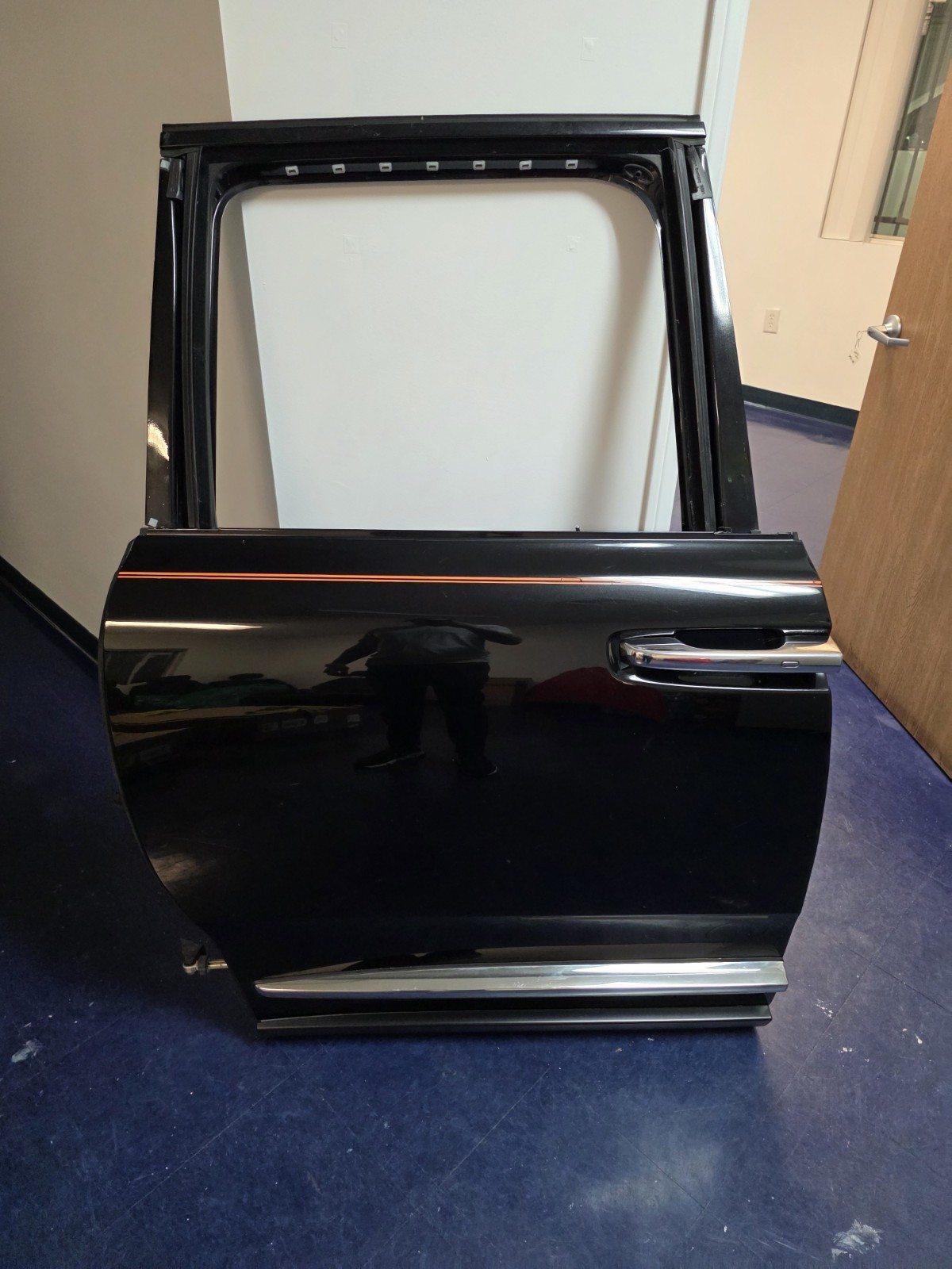 19-23 Rolls Royce Cullinan Rear Passenger Side Door Oem Black
