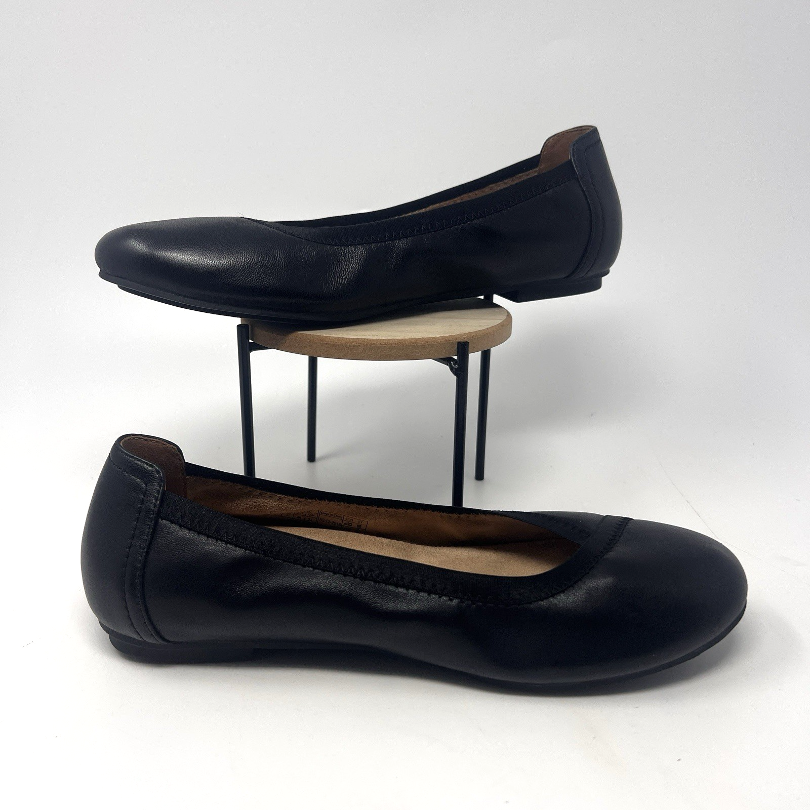 Preowned Vionic Caroll Black Leather Ballet Flats Women Size 7