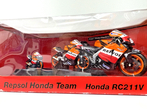 New Ray Team Repsol Honda RC211V #69 Nicky Hayden MotoGP 3-Bike Set Ultra Rare - Picture 9 of 12