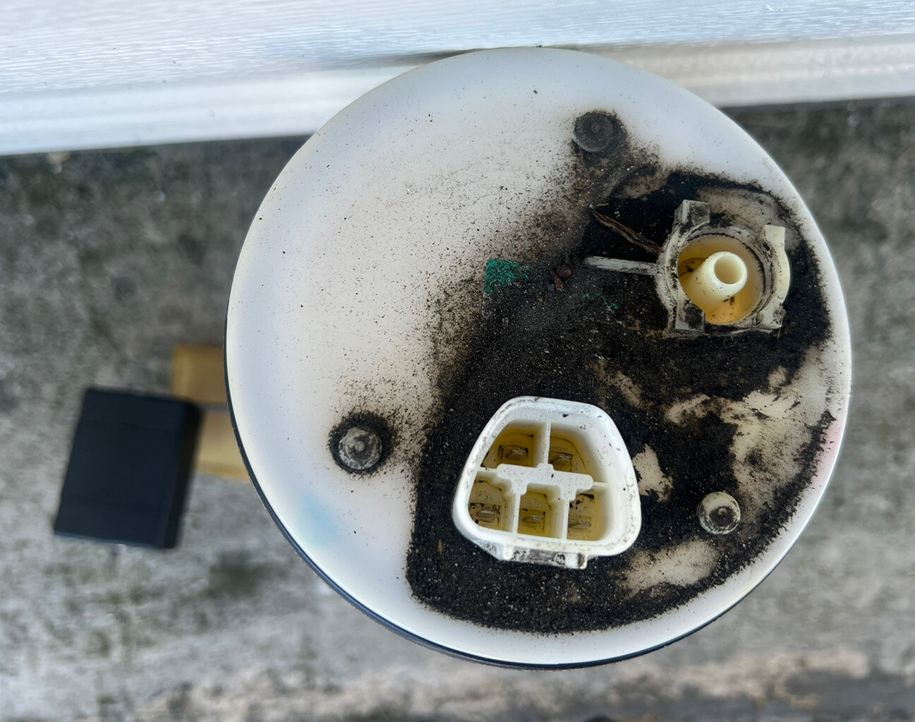 USED 0105 Lexus IS300 Fuel Pump Assy 7702051021 Level Sending Unit