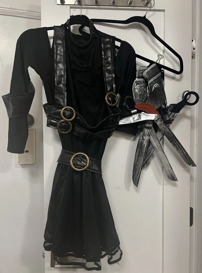 Sexy Disfraz de Miss Secret Wishes Edward Manos de Tijera Foto 3 de 4