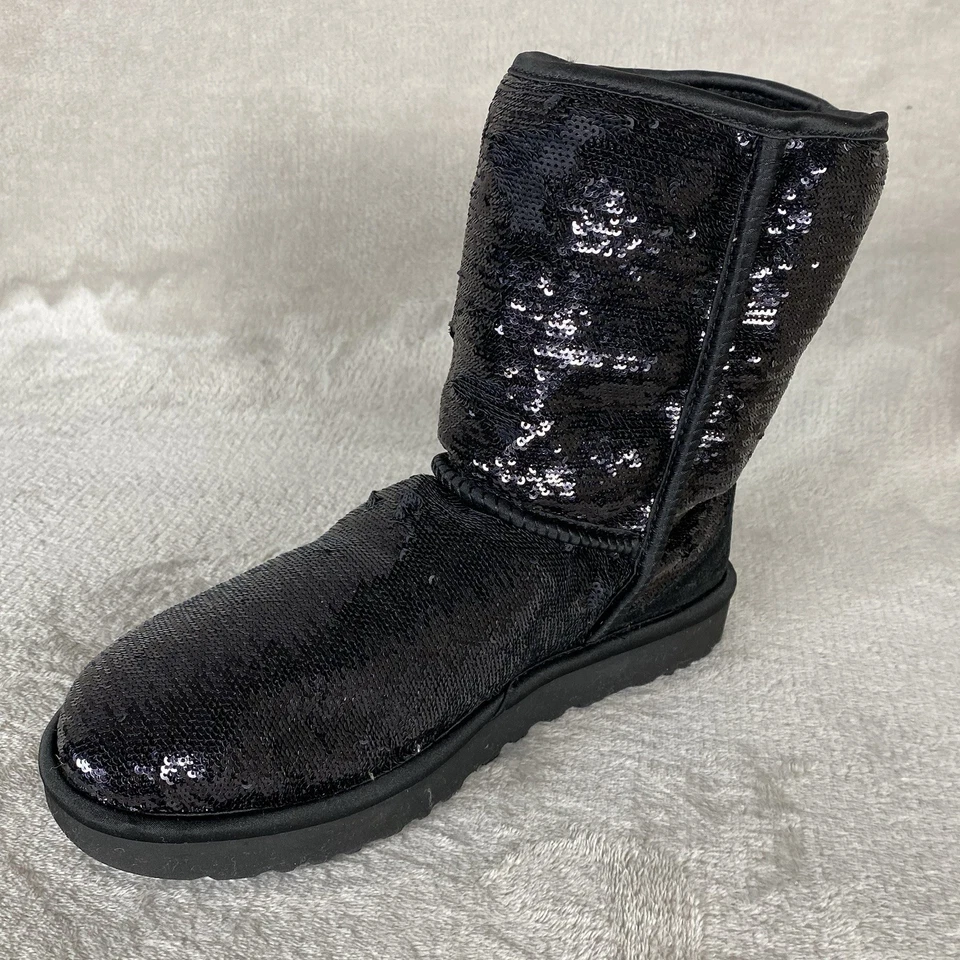 Botas cortas de lentejuelas cósmicas UGG para mujer talla 9 negras forradas de piel de oveja Foto 4 de 4