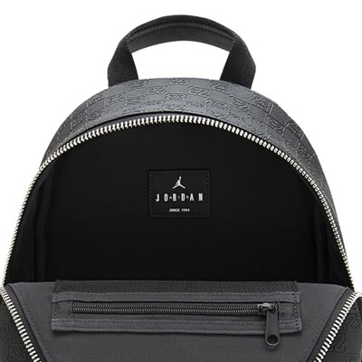 ナイキ] ジョーダン モノグラム バックパック (20L) MA0986-G0T Amazon.co.jp: [ナイキ] ジョーダン モノグラム バックパック