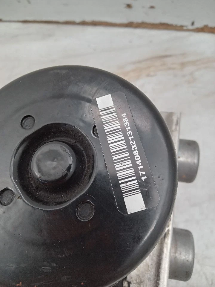 Used ABS Pump and Motor Assembly fits: 2009 Ford Escape Assembly VIN 3 8th digit Foto 4 de 4