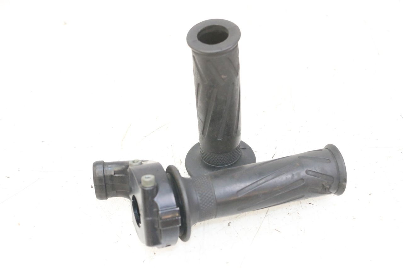 THROTTLE GRIP - YAMAHA FZS FAZER 600 (2001 - 2003)