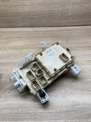 89221 0F010 Fuse Module Fits for Toyota Corolla Verso AR10