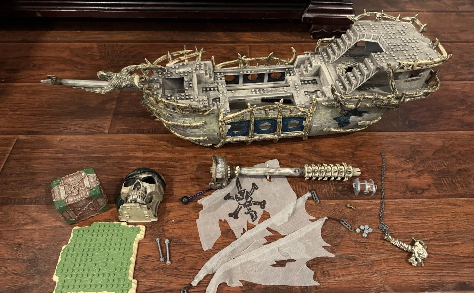 Mega Bloks Pyrates Dread Eye's Phantom Pirate Ship 3660 Ghost Incomplete + Extra