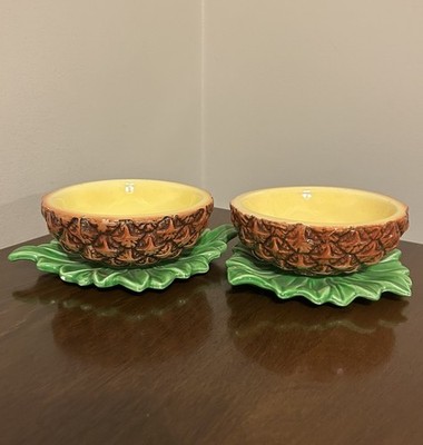 2 VTG Ceramic 5  Pineapple Fruit Bowls Attached Green Leaf Base Japan #8100 READ