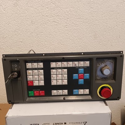 GE Fanuc Series 21-T, Opereter`s Panel,Tastatur