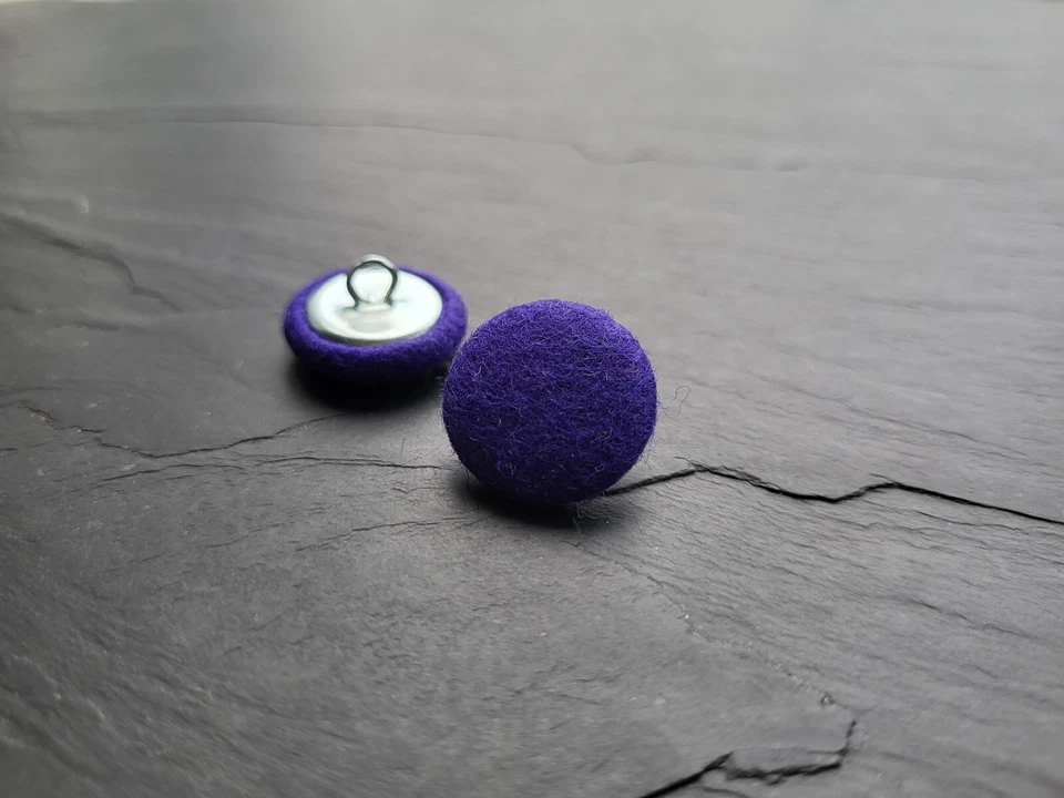 100% Wool Felt Purple Fabric Covered buttons 14, 19, 23, 25 or 31mm - Image 2 of 4