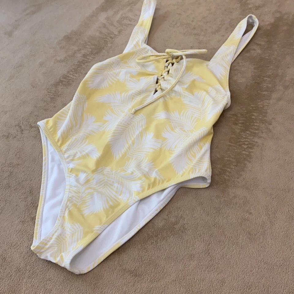 Купальник цельный женский LA Hearts желтый белый тропический с широким ремешком. Размер XS - Изображение 3 из 4
