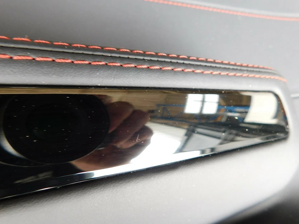 Tapicería interior panel puerta Mercedes Benz AMG GT S cupé C190 2016 LHS RHD J123 Foto 4 de 4