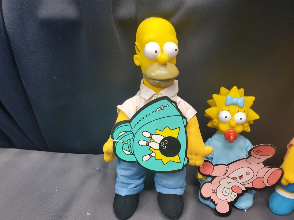 4 muñecas Burger King 1990 de Los Simpson con etiquetas: Homero, Bart, Maggie y Lisa Foto 2 de 4