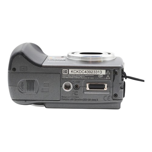 Kodak EasyShare DX7630 Compact Camera Digital Camera - Picture 3 of 5