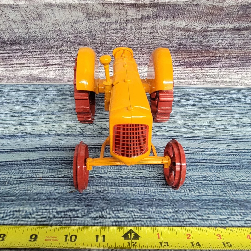 De colección 1/16 Speccast Minneapolis Moline con tractor diecast frontal 1 de 2500 amarillo  Foto 4 de 4