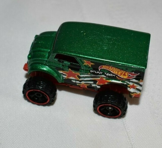 2004 Hot Wheels Off Track Dark Green #88, W9050, Made in ...