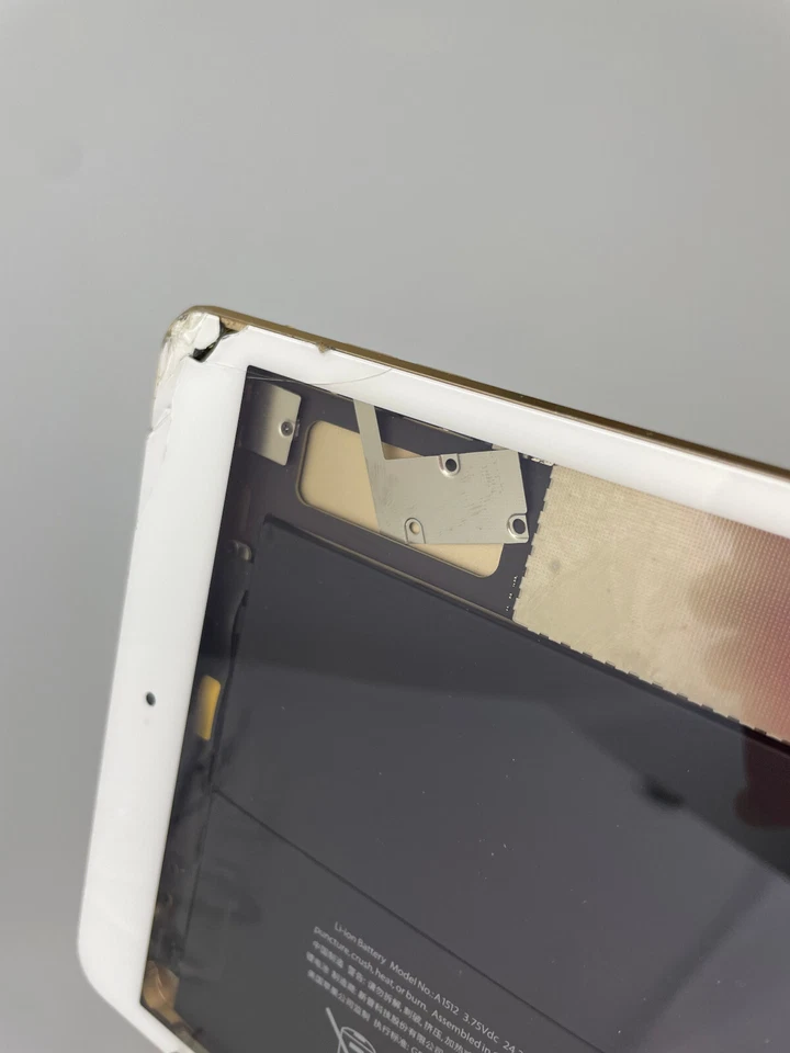 Apple iPad Mini 3rd Gen 16GB Gold (Minor Fault Item)- Ref1023 - Image 3 of 4