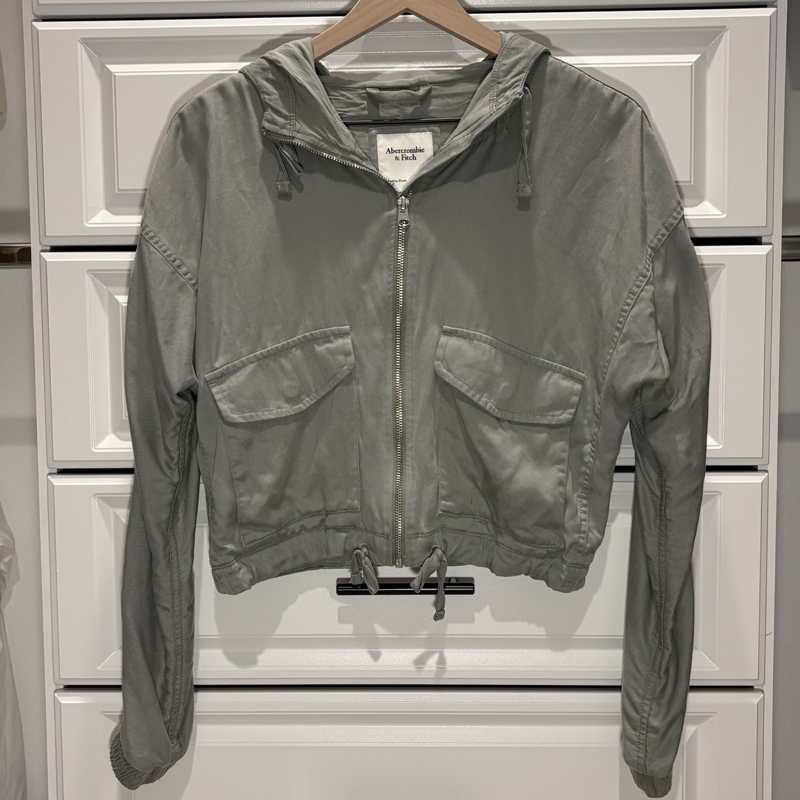 Abercrombie & Fitch Women's Cropped Utility Jacket, Olive, Medium