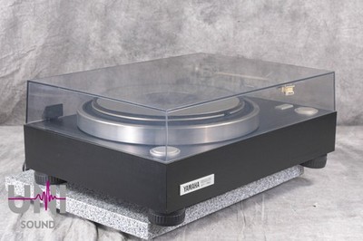 YAMAHA GT-750 Direct Drive Turntable with YA-39 tonearm in Very