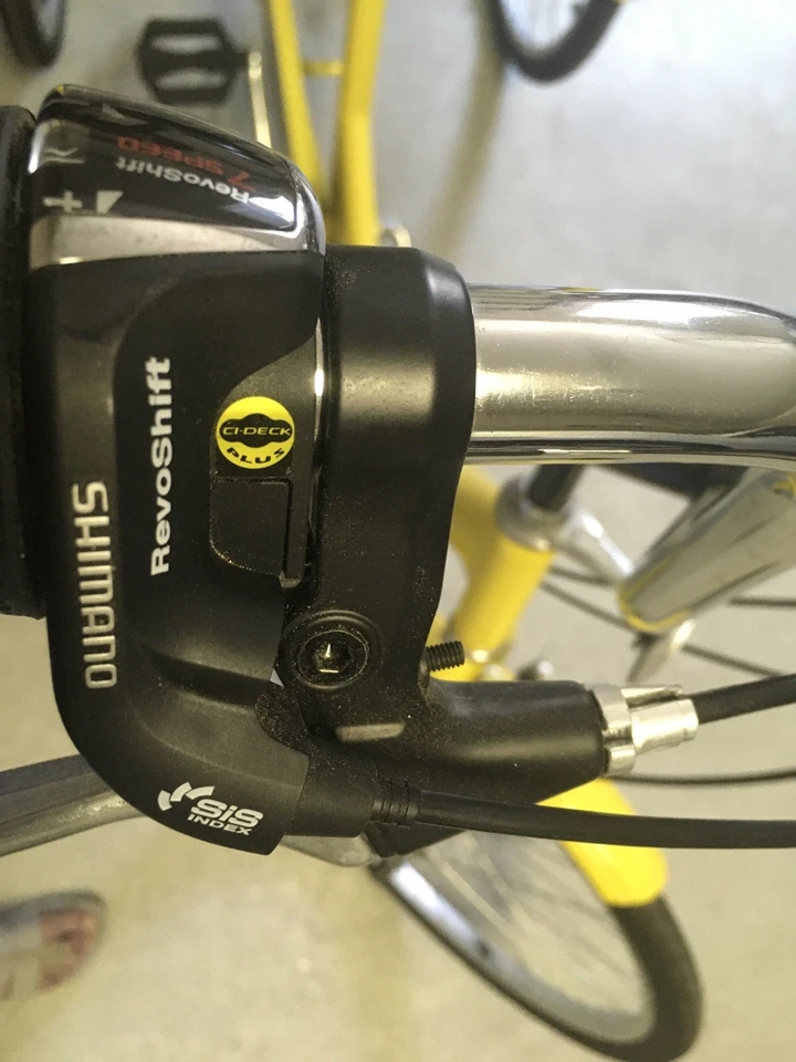 Tricycle, Adult, Bright Yellow, Extra large basket, 6 speed, Bell, Step through - Image 2 of 4