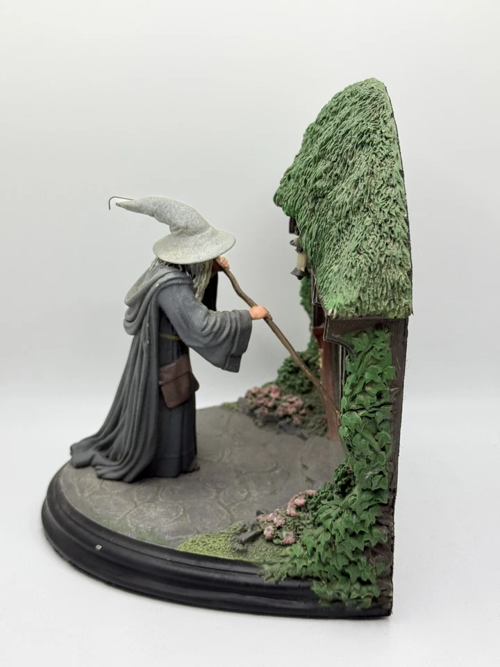 RARE Sideshow Weta Collectibles Lord of the Rings Book and Bookends Gift Set - Image 3 of 4