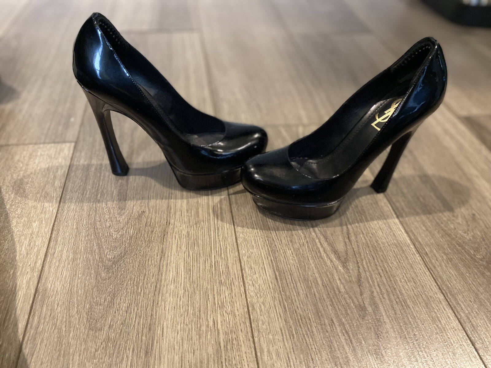 Scarpe décolleté YSL Saint Laurent in pelle verniciata Tribtoo 105 plateau
