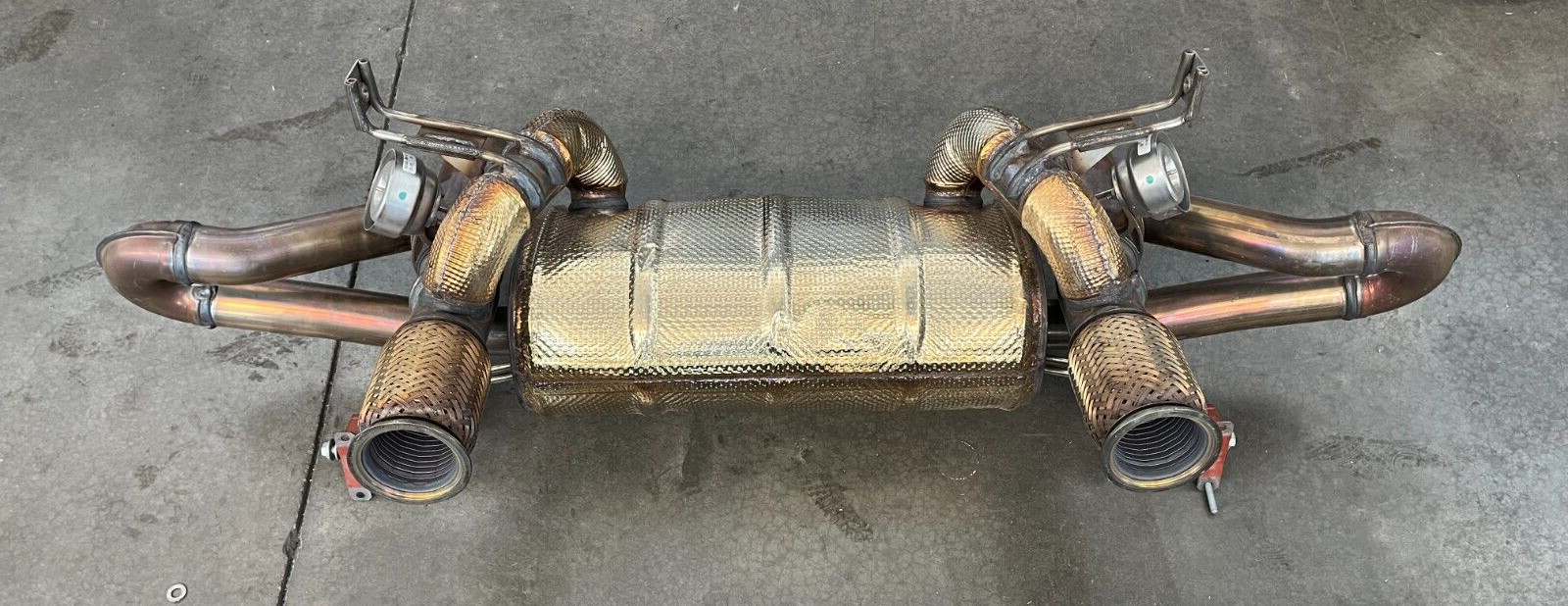 Lamborghini Huracan EVO OEM Titanium Rear Exhaust Silencer 4T0251051G