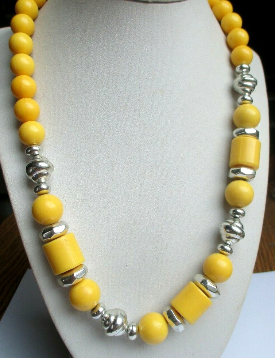 Collier Vintage Léger – Perles Argentées Et Or En Résine | Bijou Fantaisie Unique