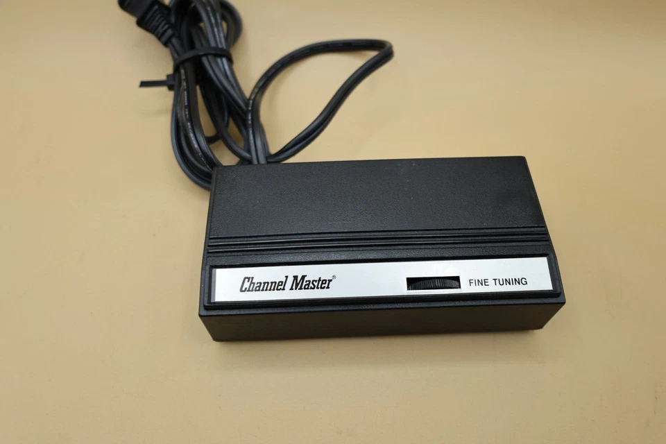 Channel Master Model 0764 35 Channel Block Converter with fine tuning - Image 3 of 4