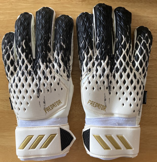 predator 20 match gloves