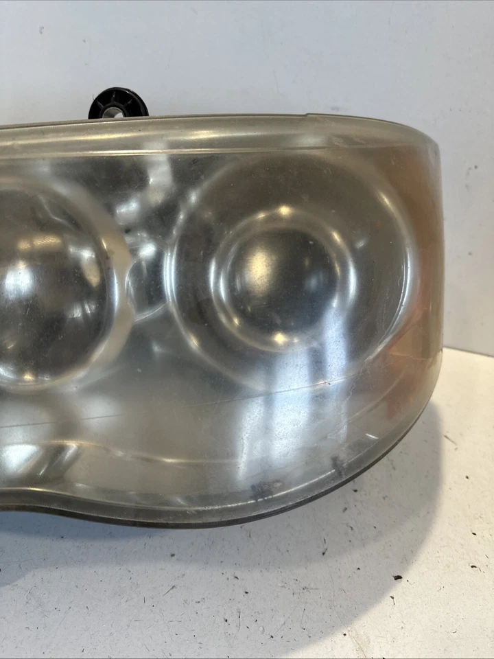 Chrysler Grand Voyager headlight front left xenon 5dw009000-00 genuine 2011 - Изображение 3 из 4