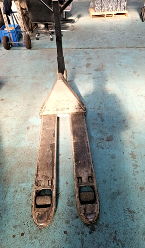 Crown Hydraulic Pallet Jack very narrow tynes(14 cm between the two) 115cm x46cm - Picture 4 of 4