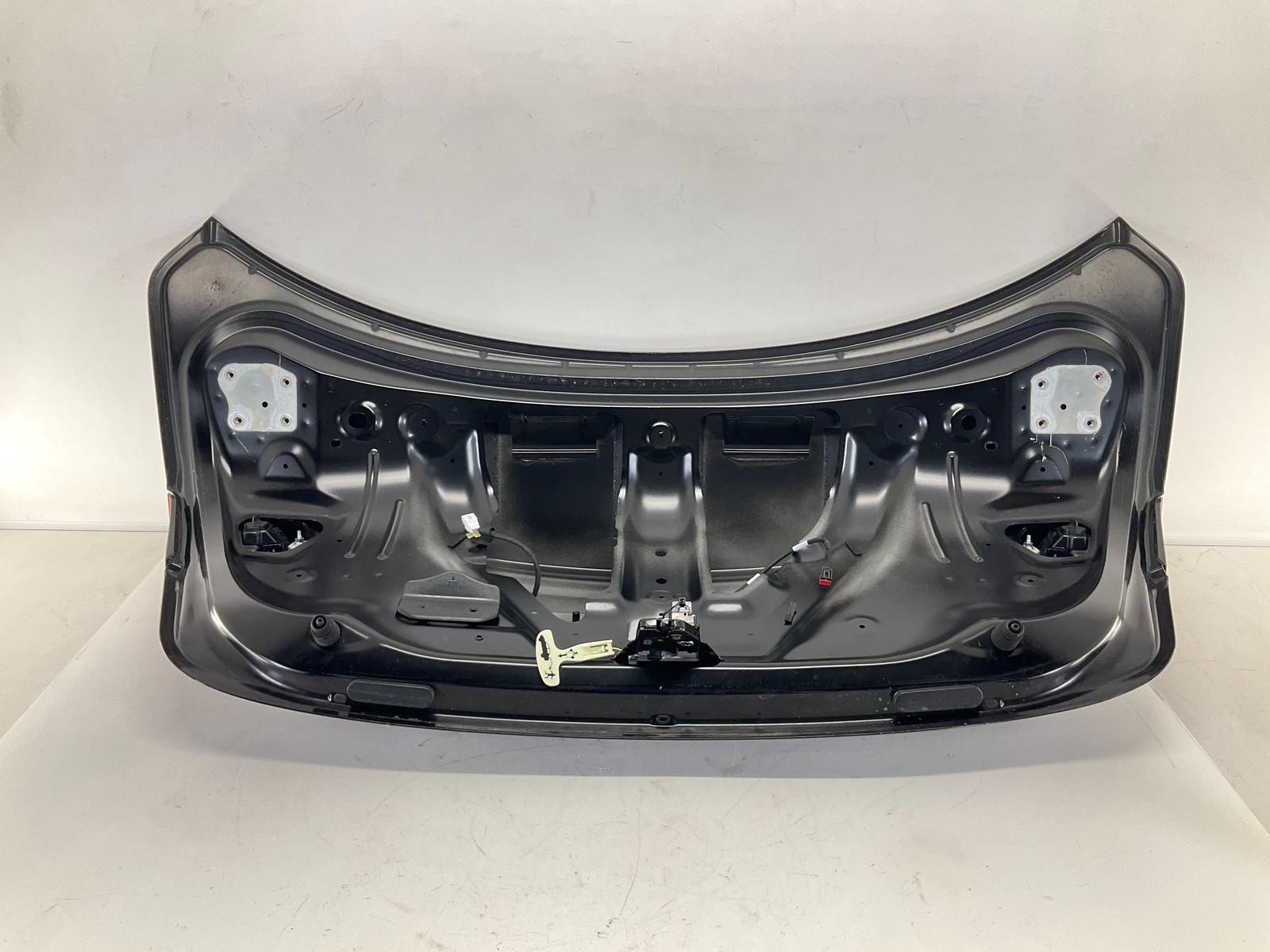17-20 MASERATI Ghibli Trunk Lid Deck Liftgate Tailgate