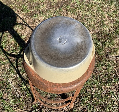 Vintage Club Aluminum Dutch Oven/Stockpot 4 Qt. Tan Almond W/ Brown Strips - Picture 4 of 6