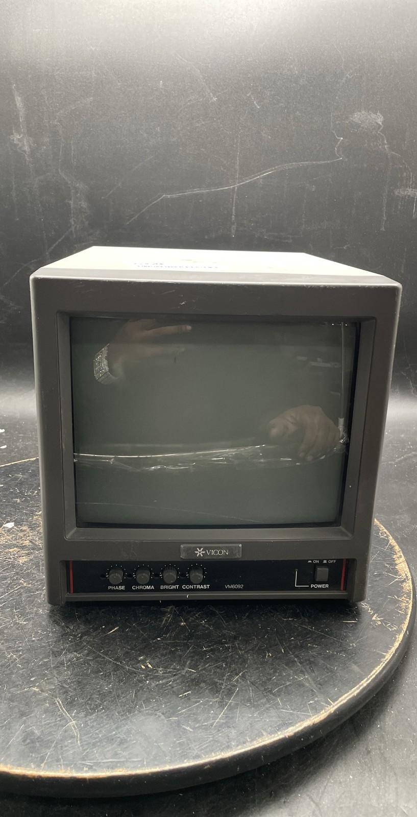 Vicon VM6092 9-Inch Color Video Monitor 120V Security Displa