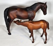 Rare Breyer CHALKY Thoroughbred Mare & Suckling Foal Horse Set USA Vintage