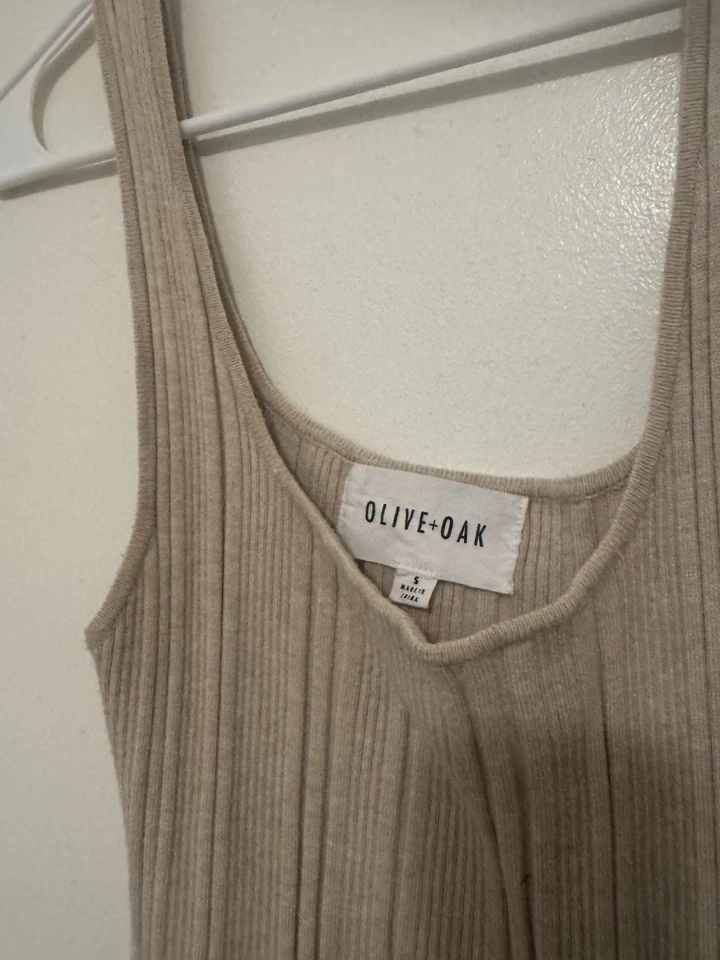 Vestido midi Olive + Oak sem mangas malha creme Bodycon com nervuras tamanho P - Imagem 2 de 4