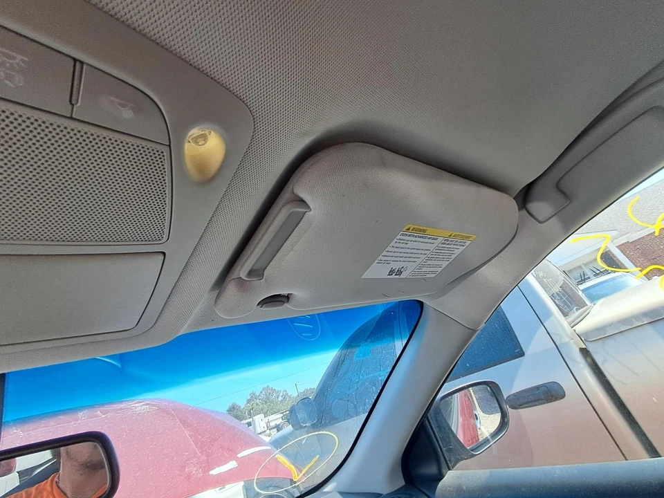 Used Front Left Door Assembly Front fits: 2018 Nissan Pathfinder electric w/o ch - Imagem 4 de 4